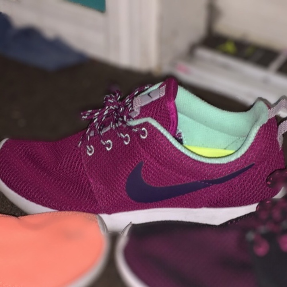 NIKE Roshe womens